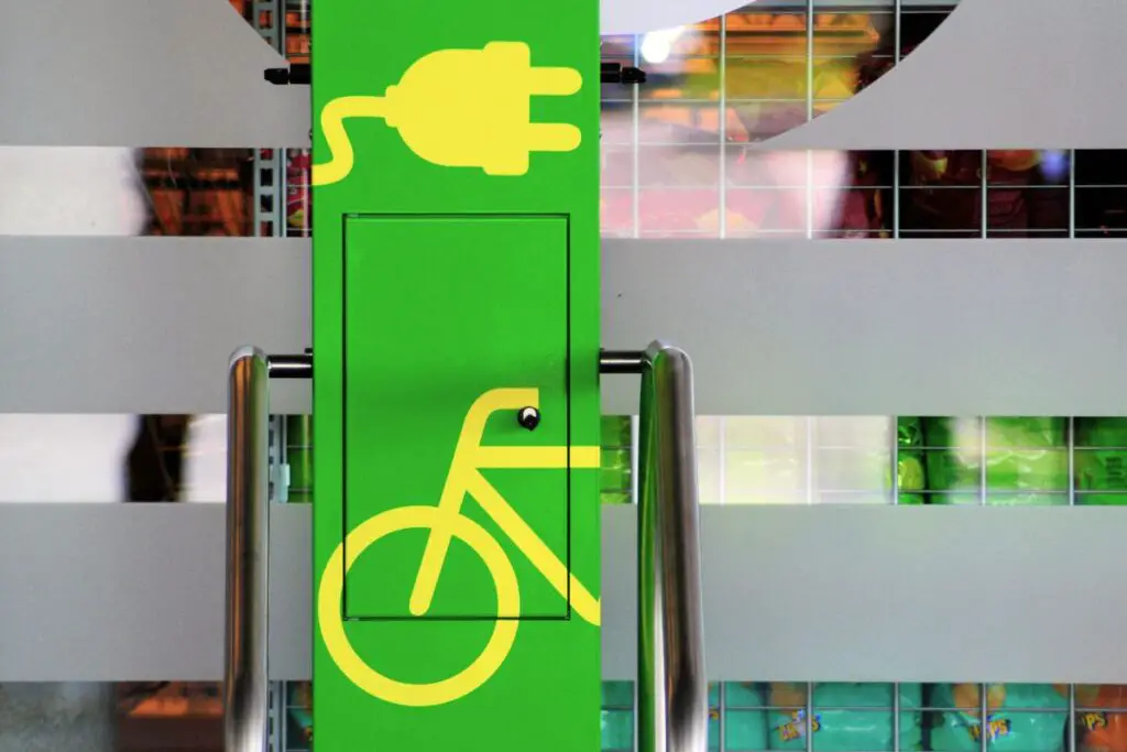 e bike charging public power station